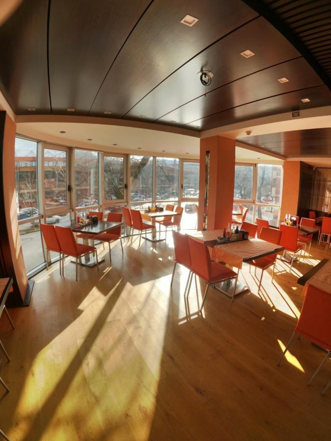 Hotel Richi Zenica Eksteriør billede