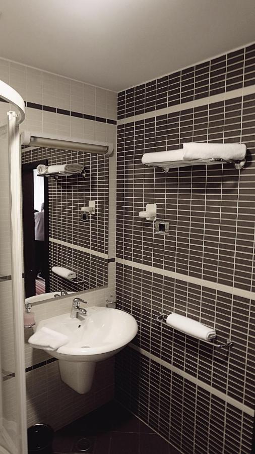 Hotel Richi Zenica Eksteriør billede