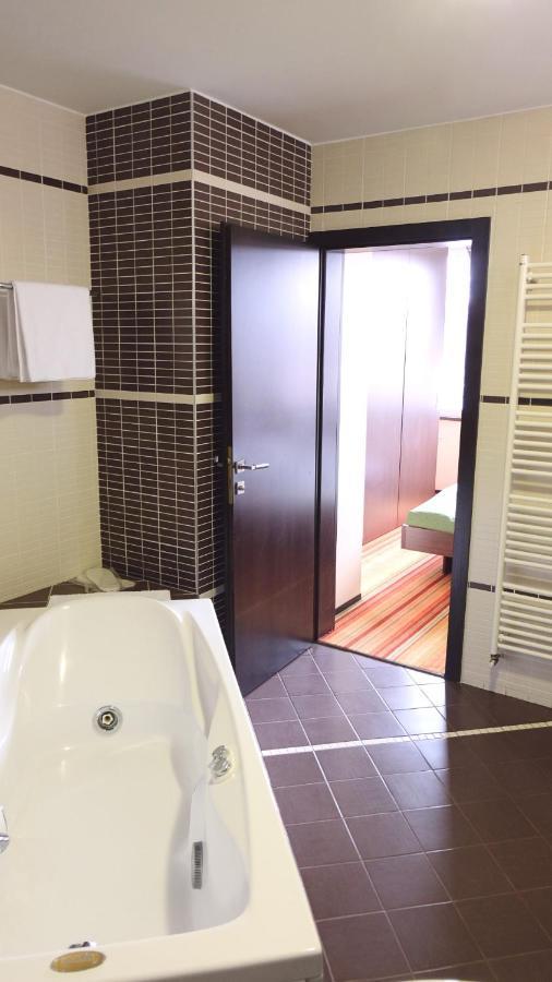 Hotel Richi Zenica Eksteriør billede